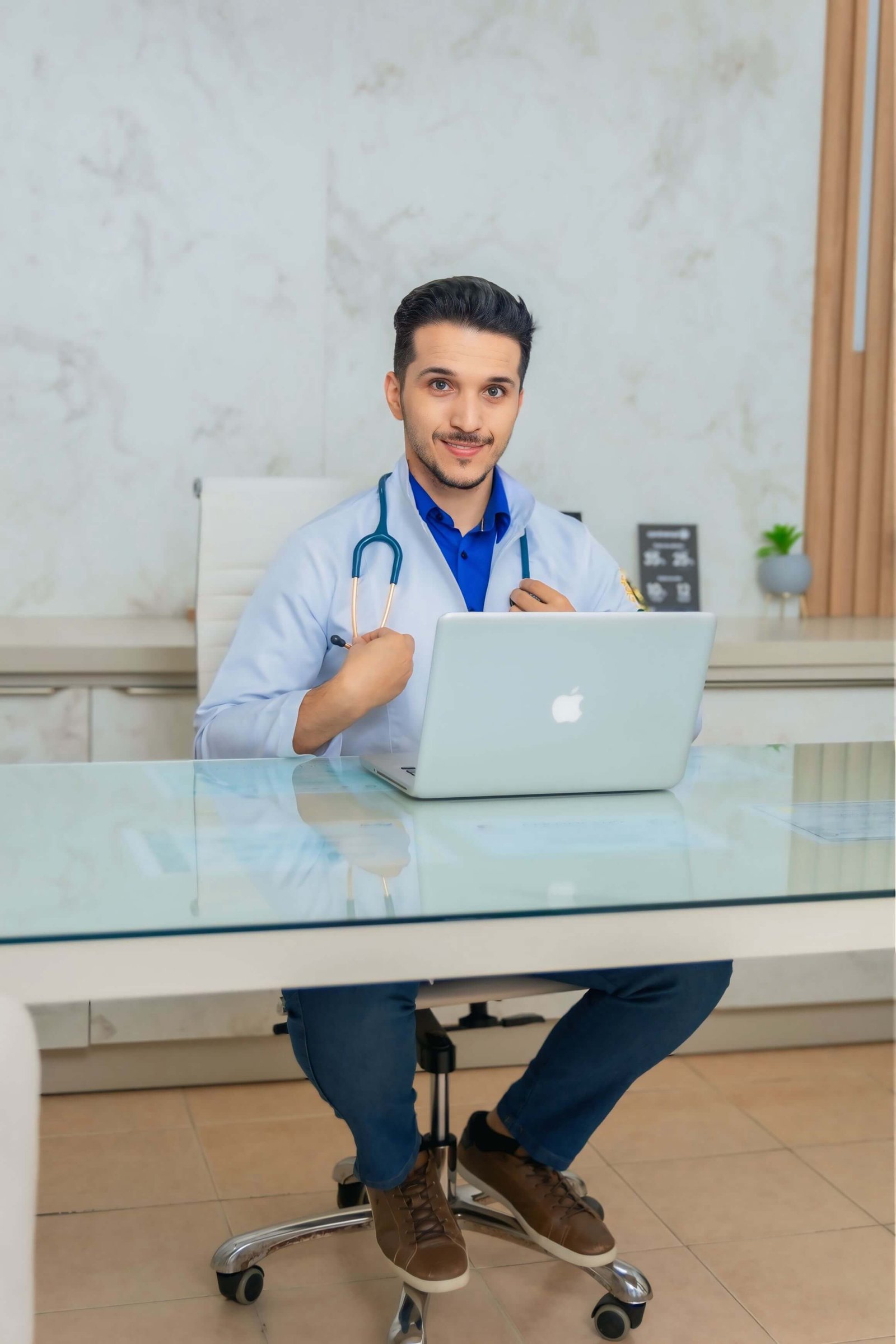 Dr. Thiago Araujo